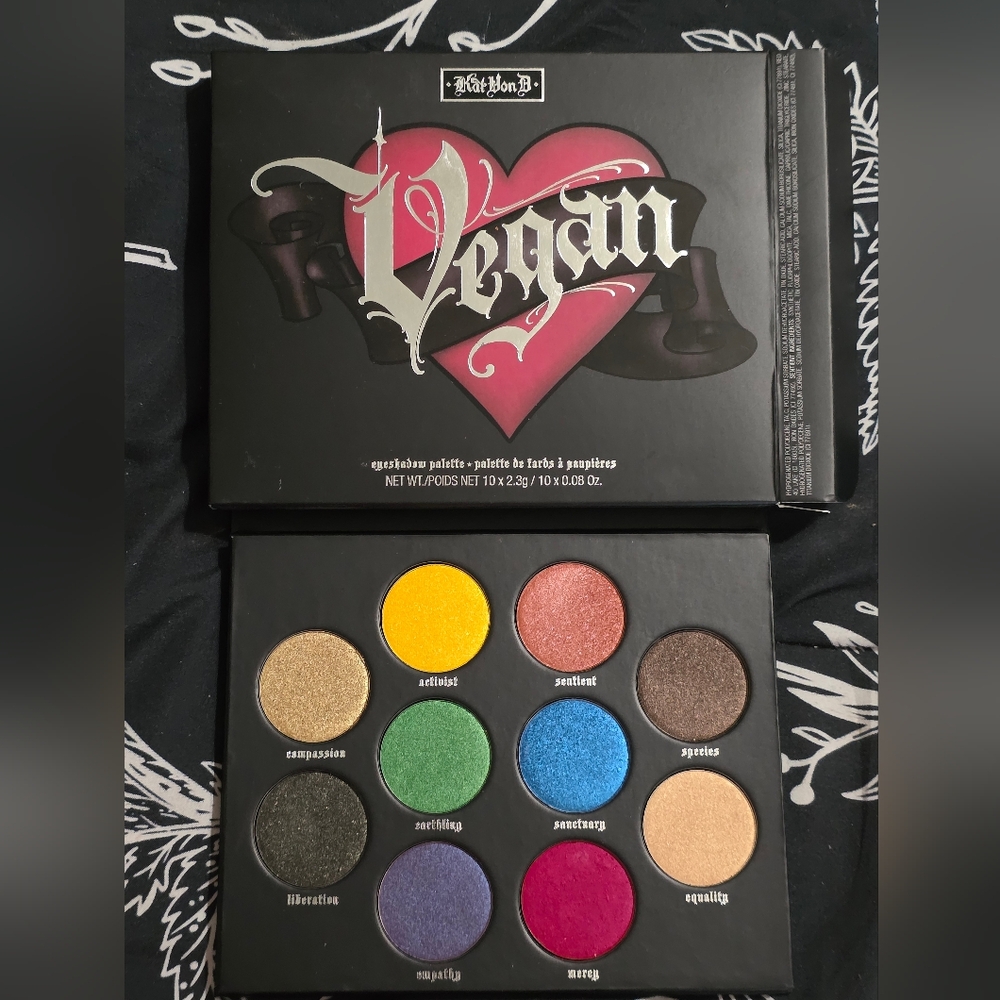 Kat Von D Limited Edition Vegan Love Eyeshadow Palette